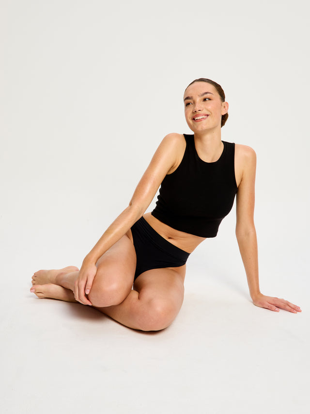 Modicomfort Seamless Hi Waist Thong Light Black