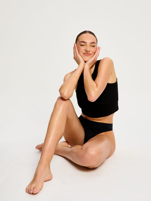 Modicomfort Seamless Hi Waist Thong Light Black