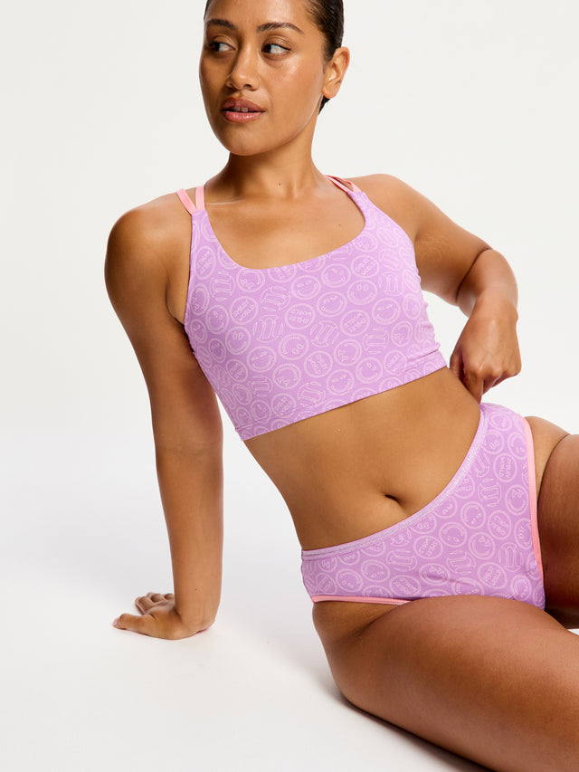 RSSCMHVIOW_MB_Smileyworld_Modibodi_Cheeky_Brief_Moderate_Heavy_Violet_0187_Tatayana_14-L.jpg