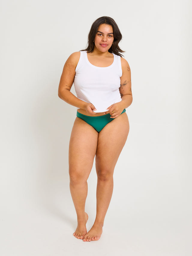 BSBIMHJGLW_MB_Basic_Cheeky_Bikini_Moderate_Heavy_Jungle_Green_BiancaM_14.jpg