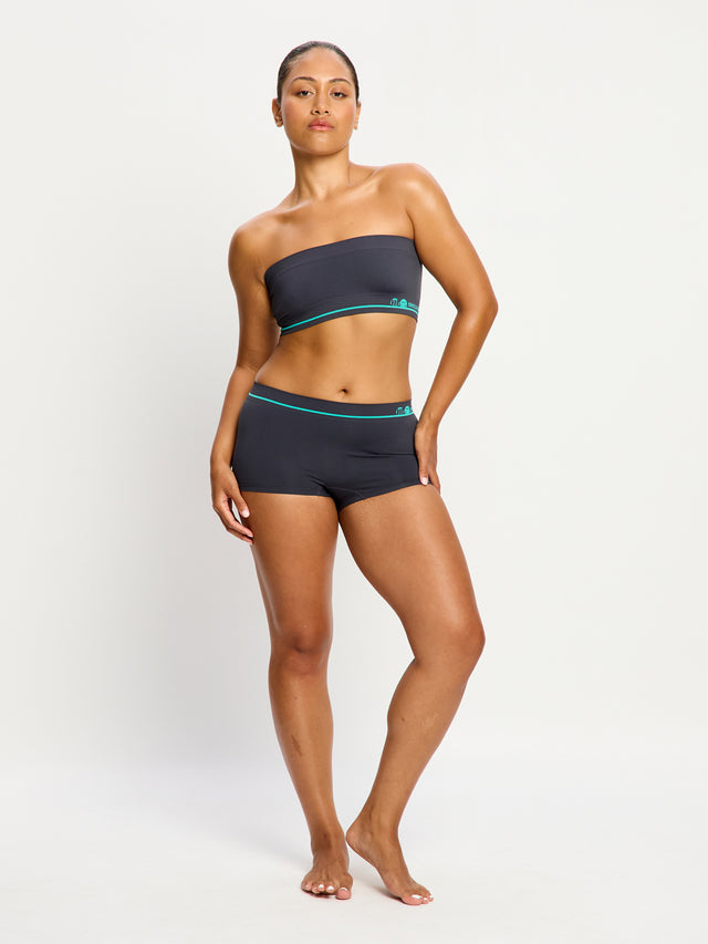 CZBSMWSTEW_MB_Smileyworld__Modibodi_Seamless_Boyshort_Moisture_Wicking_Steel_1270_Tatayana_14-L.jpg