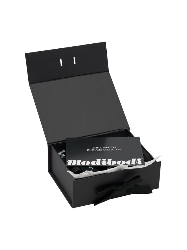 INSCMWBLRW_MB_Intimates_V_Day_Cheeky_Brief_MW_Black_Rose_Gift_Box_3.jpg