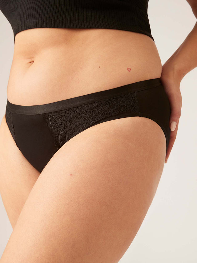 SEBIUIBLAS_MB_Sensual_Bikini_UI_Black_4_Model_Maddy_16.jpg