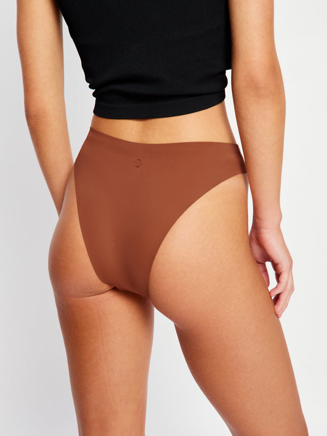 Seamfree Hi-Leg Cheeky Moisture Wicking Mocha Brown