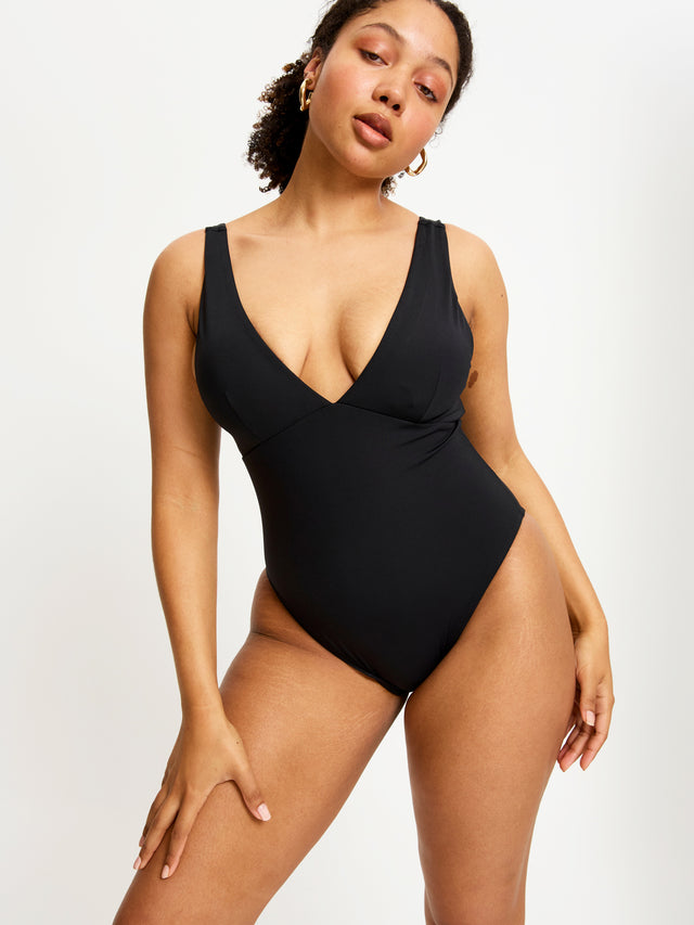 SWSCLMBLAW-2_Swimwear_V_Plunge_One_Piece_Black_301_Model_Liv-S_14-L.jpg