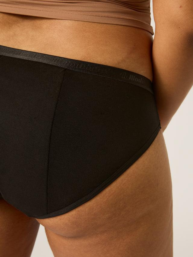 VEBIHOBLAW-MB_Vegan_Bikini_HO_Black-23_model_Bailey_16-XL.jpg
